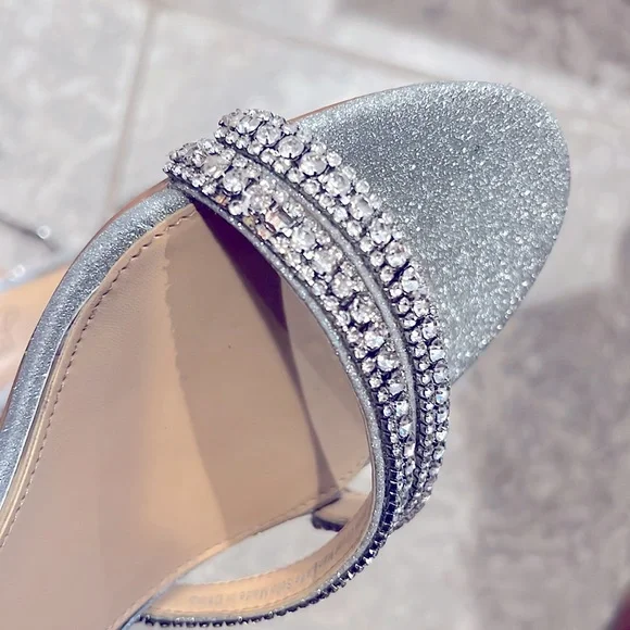 Jewel Badgley Mischka Rosa Sandals in Silver Size 10M in Box